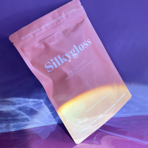 Gant exfoliant en soie – SilkyGloss